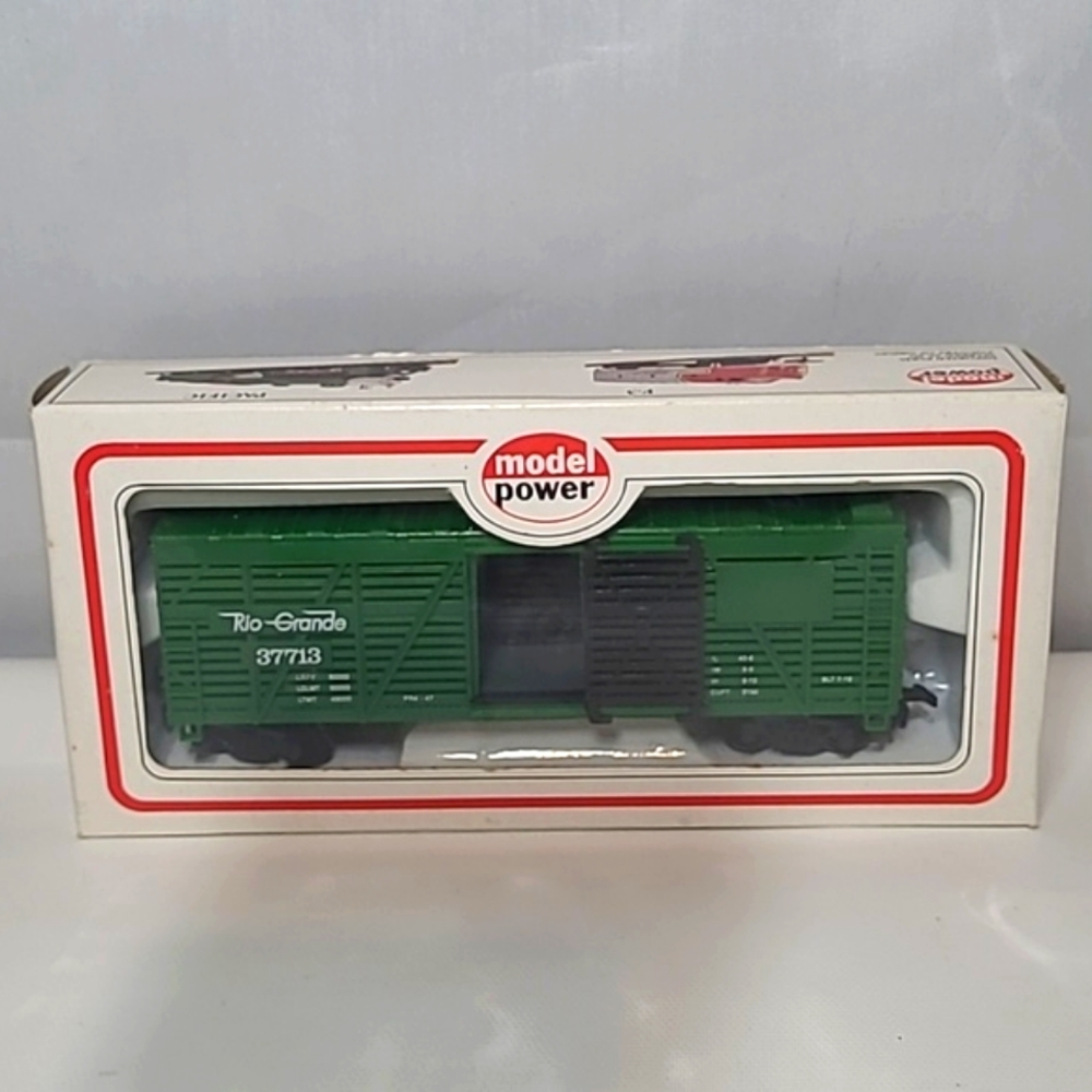 MODEL POWER Ho Scale Vintage Green Cattle Car Rio Grande train in box